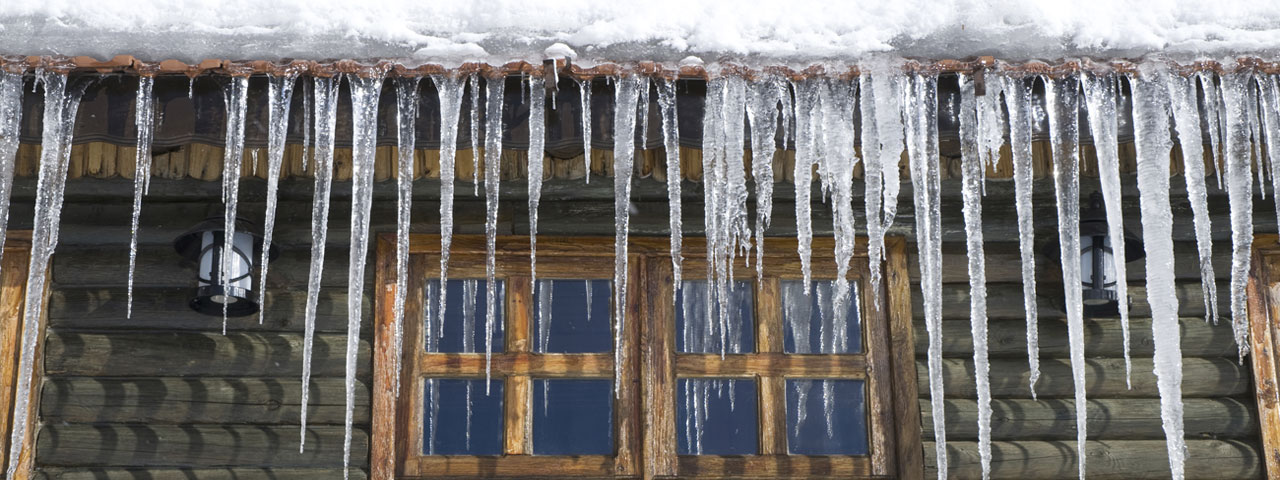 Spray foam prevents ice dams by providing proper insulation in Anchorage attic spaces Spray foam prevents ice dams by providing proper insulation in Anchorage attic spaces